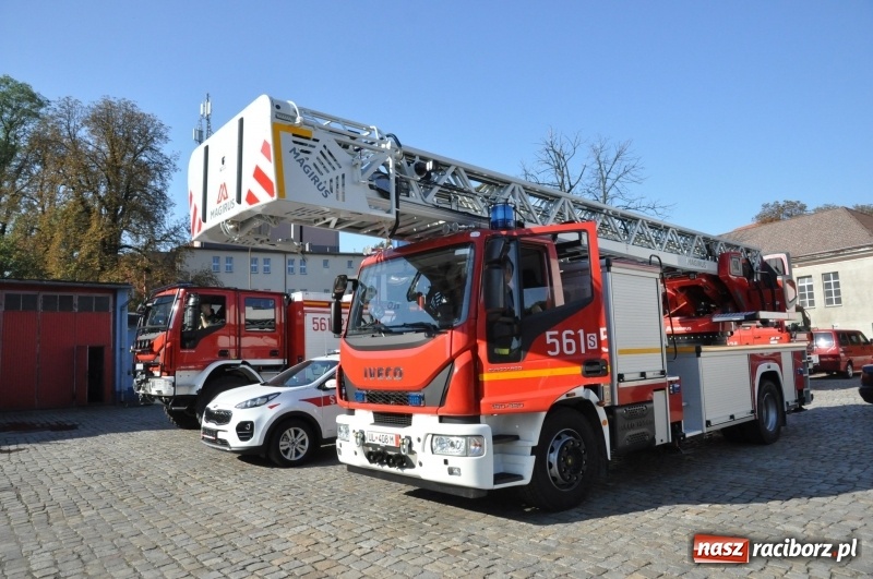 Zdjęcie w galerii na portalu naszraciborz.pl: Raciborscy strażacy mają nową autodrabinę. Zastosowano w niej najnowocześniejsze obecnie rozwiązania techniczne wiadomości z regionu