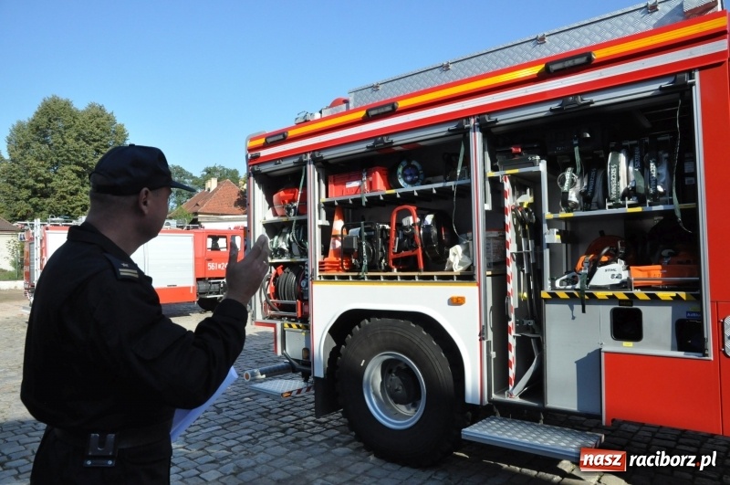 Zdjęcie w galerii na portalu naszraciborz.pl: Raciborscy strażacy mają nową autodrabinę. Zastosowano w niej najnowocześniejsze obecnie rozwiązania techniczne wiadomości z regionu