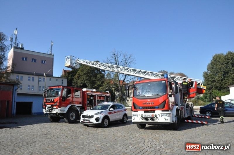 Zdjęcie w galerii na portalu naszraciborz.pl: Raciborscy strażacy mają nową autodrabinę. Zastosowano w niej najnowocześniejsze obecnie rozwiązania techniczne wiadomości z regionu