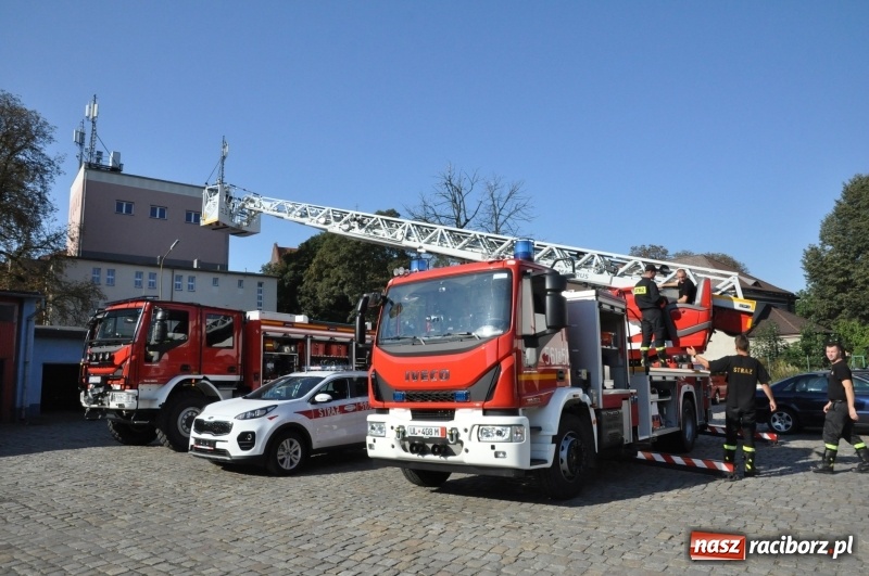 Zdjęcie w galerii na portalu naszraciborz.pl: Raciborscy strażacy mają nową autodrabinę. Zastosowano w niej najnowocześniejsze obecnie rozwiązania techniczne wiadomości z regionu