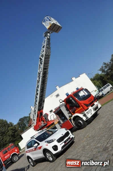 Zdjęcie w galerii na portalu naszraciborz.pl: Raciborscy strażacy mają nową autodrabinę. Zastosowano w niej najnowocześniejsze obecnie rozwiązania techniczne wiadomości z regionu