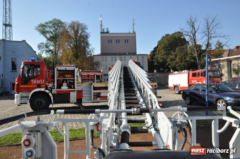 Zdjęcie w galerii na portalu naszraciborz.pl: Raciborscy strażacy mają nową autodrabinę. Zastosowano w niej najnowocześniejsze obecnie rozwiązania techniczne wiadomości z regionu
