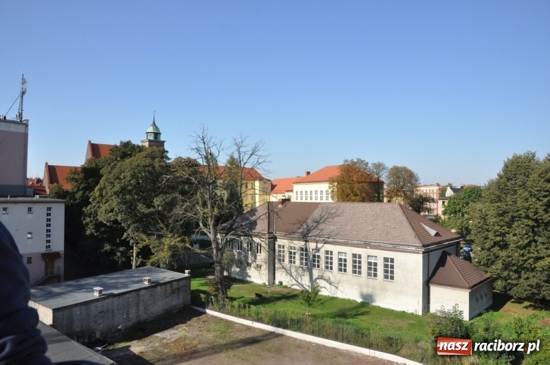 Zdjęcie w galerii na portalu naszraciborz.pl: Raciborscy strażacy mają nową autodrabinę. Zastosowano w niej najnowocześniejsze obecnie rozwiązania techniczne wiadomości z regionu