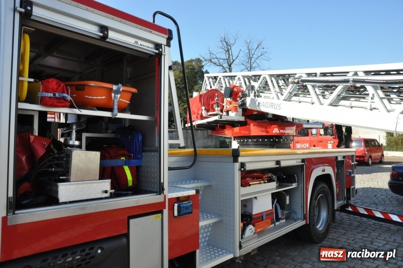 Zdjęcie w galerii na portalu naszraciborz.pl: Raciborscy strażacy mają nową autodrabinę. Zastosowano w niej najnowocześniejsze obecnie rozwiązania techniczne wiadomości z regionu