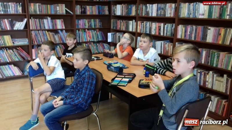 Zdjęcie w galerii na portalu naszraciborz.pl: Dzień Kropki w bibliotece na Płoni  wiadomości z regionu