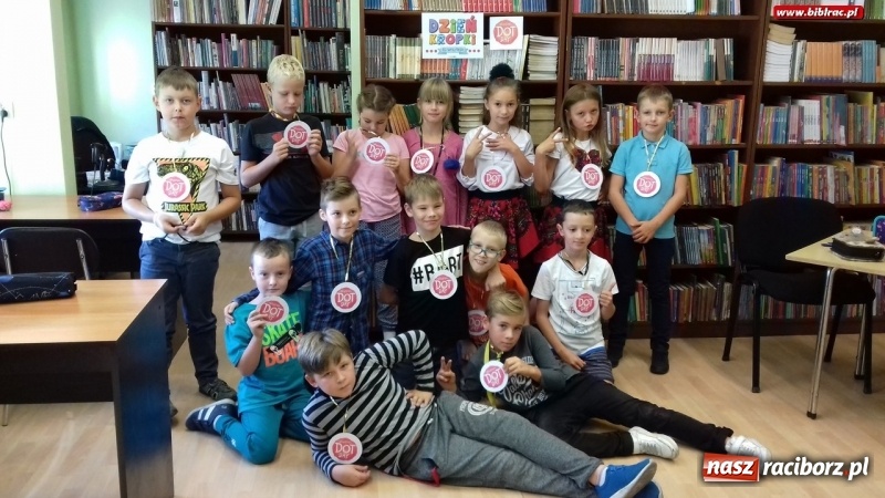 Zdjęcie w galerii na portalu naszraciborz.pl: Dzień Kropki w bibliotece na Płoni  wiadomości z regionu