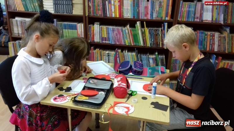 Zdjęcie w galerii na portalu naszraciborz.pl: Dzień Kropki w bibliotece na Płoni  wiadomości z regionu