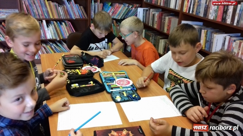 Zdjęcie w galerii na portalu naszraciborz.pl: Dzień Kropki w bibliotece na Płoni  wiadomości z regionu