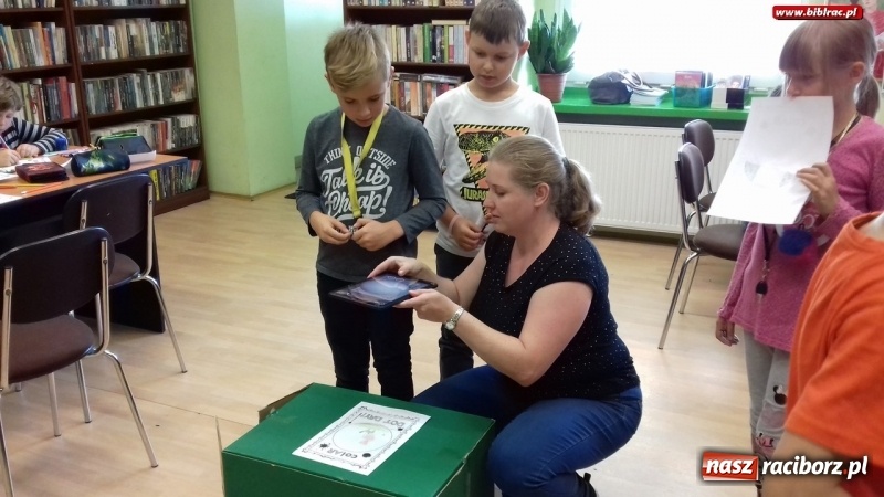 Zdjęcie w galerii na portalu naszraciborz.pl: Dzień Kropki w bibliotece na Płoni  wiadomości z regionu