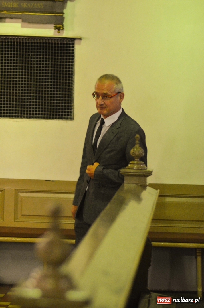 Zdjęcie w galerii na portalu naszraciborz.pl: Organista katedry w Fuldzie zagrał w farnym  wiadomości z regionu