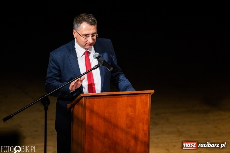 Zdjęcie w galerii na portalu naszraciborz.pl: Najlepsi uczniowie raciborskich szkół odebrali z rąk prezydenta stypendia  wiadomości z regionu