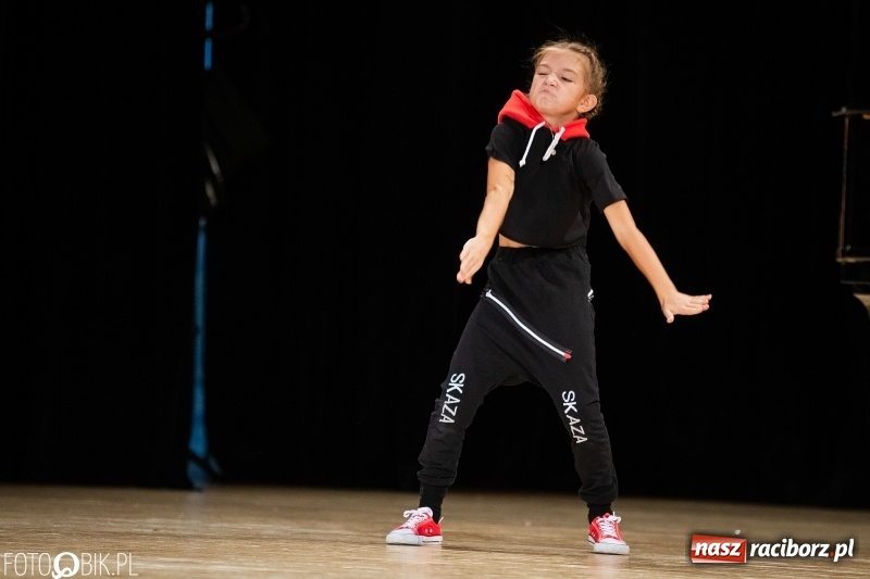 Zdjęcie w galerii na portalu naszraciborz.pl: Najlepsi uczniowie raciborskich szkół odebrali z rąk prezydenta stypendia  wiadomości z regionu