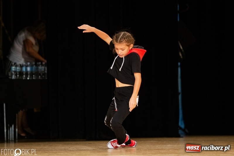 Zdjęcie w galerii na portalu naszraciborz.pl: Najlepsi uczniowie raciborskich szkół odebrali z rąk prezydenta stypendia  wiadomości z regionu