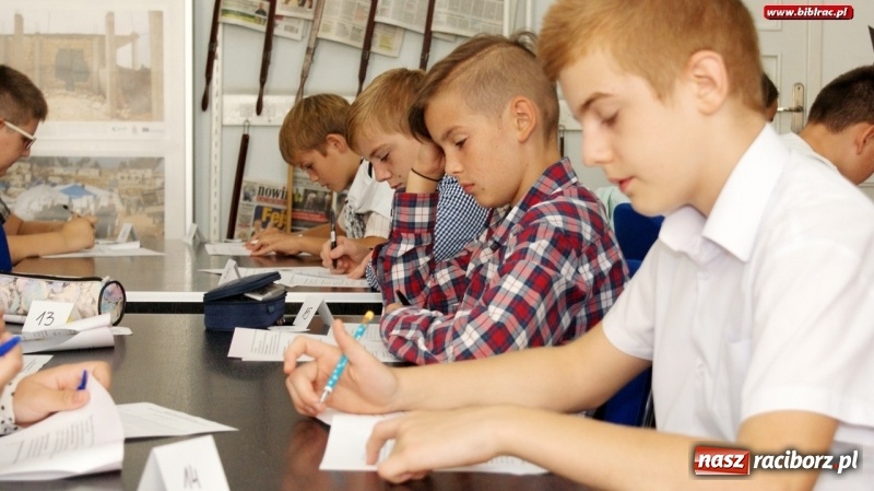 Zdjęcie w galerii na portalu naszraciborz.pl: Konkurs Wiedzy o Ruchu Drogowym w raciborskiej bibliotece  wiadomości z regionu