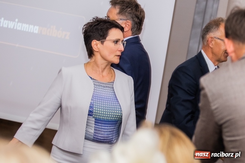 Zdjęcie w galerii na portalu naszraciborz.pl: Tysiąc mieszkań, darmowe autobusy i obwodnica - konwencja Mirosław Lenka i jego kandydatów  wiadomości z regionu