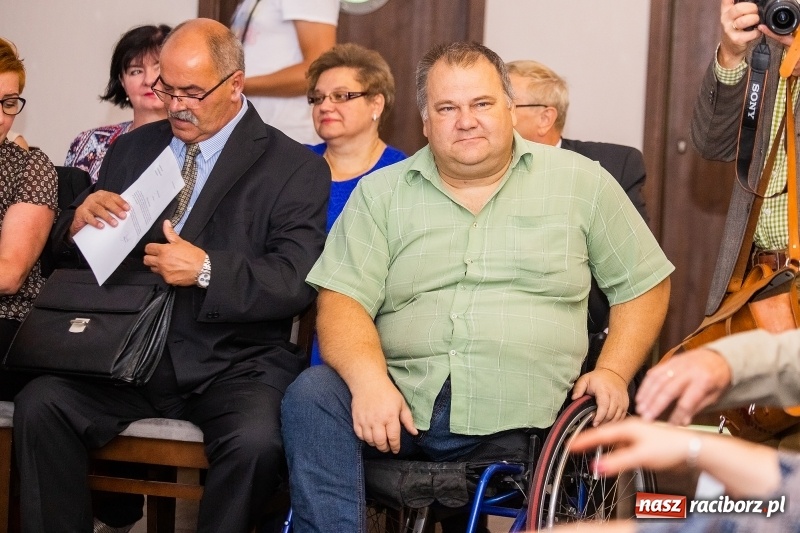 Zdjęcie w galerii na portalu naszraciborz.pl: Tysiąc mieszkań, darmowe autobusy i obwodnica - konwencja Mirosław Lenka i jego kandydatów  wiadomości z regionu