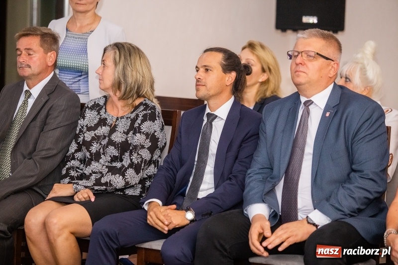 Zdjęcie w galerii na portalu naszraciborz.pl: Tysiąc mieszkań, darmowe autobusy i obwodnica - konwencja Mirosław Lenka i jego kandydatów  wiadomości z regionu