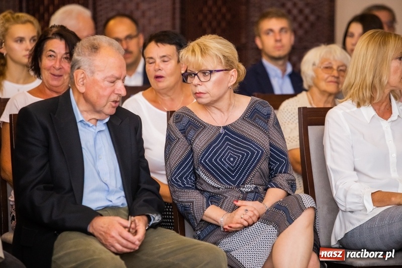 Zdjęcie w galerii na portalu naszraciborz.pl: Tysiąc mieszkań, darmowe autobusy i obwodnica - konwencja Mirosław Lenka i jego kandydatów  wiadomości z regionu