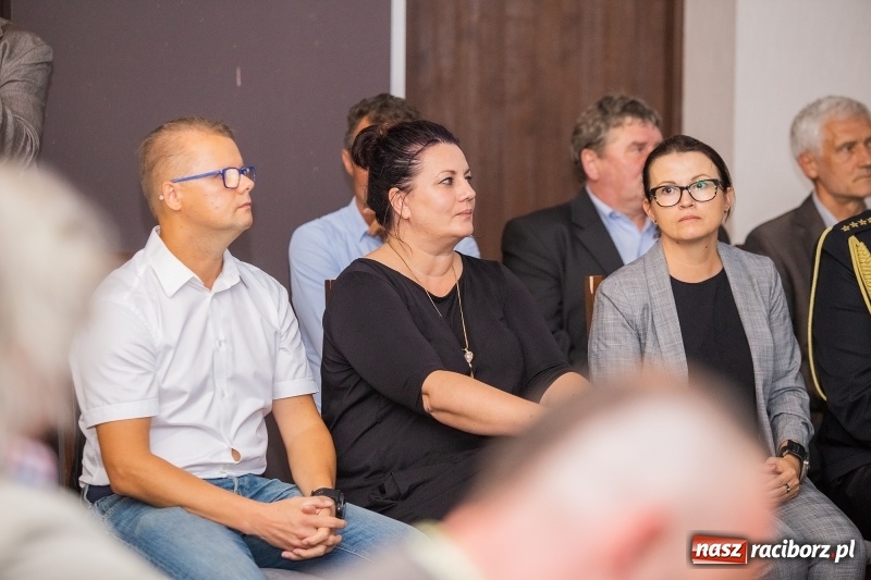 Zdjęcie w galerii na portalu naszraciborz.pl: Tysiąc mieszkań, darmowe autobusy i obwodnica - konwencja Mirosław Lenka i jego kandydatów  wiadomości z regionu