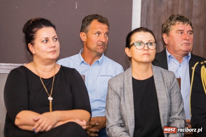 Zdjęcie w galerii na portalu naszraciborz.pl: Tysiąc mieszkań, darmowe autobusy i obwodnica - konwencja Mirosław Lenka i jego kandydatów  wiadomości z regionu