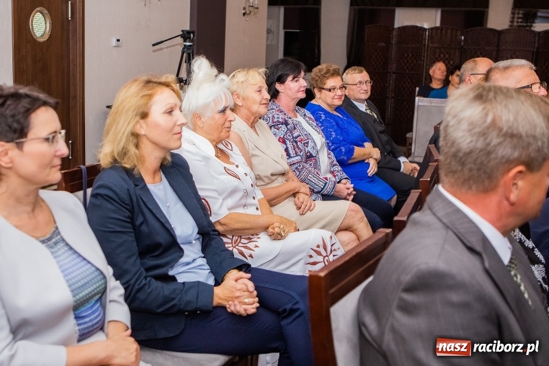 Zdjęcie w galerii na portalu naszraciborz.pl: Tysiąc mieszkań, darmowe autobusy i obwodnica - konwencja Mirosław Lenka i jego kandydatów  wiadomości z regionu