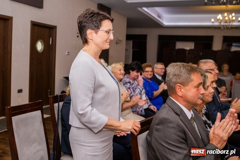 Zdjęcie w galerii na portalu naszraciborz.pl: Tysiąc mieszkań, darmowe autobusy i obwodnica - konwencja Mirosław Lenka i jego kandydatów  wiadomości z regionu