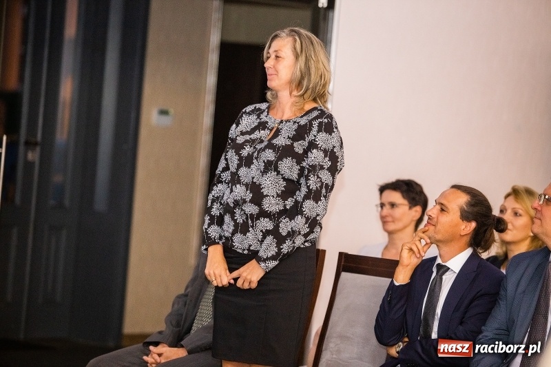Zdjęcie w galerii na portalu naszraciborz.pl: Tysiąc mieszkań, darmowe autobusy i obwodnica - konwencja Mirosław Lenka i jego kandydatów  wiadomości z regionu