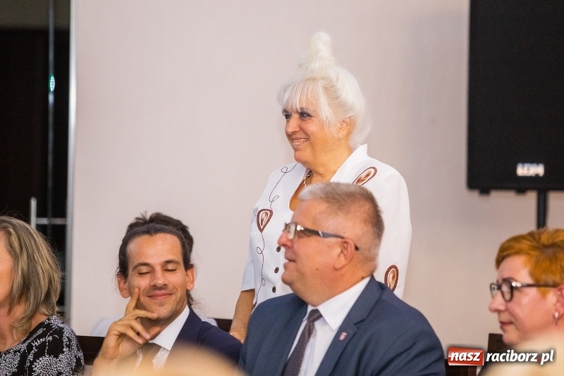 Zdjęcie w galerii na portalu naszraciborz.pl: Tysiąc mieszkań, darmowe autobusy i obwodnica - konwencja Mirosław Lenka i jego kandydatów  wiadomości z regionu