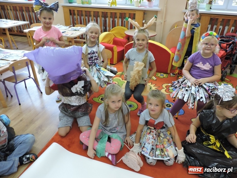 Zdjęcie w galerii na portalu naszraciborz.pl: Przedszkolaki w Eko-Strojach, czyli Sprzątanie Świata w Brzeziu wiadomości z regionu