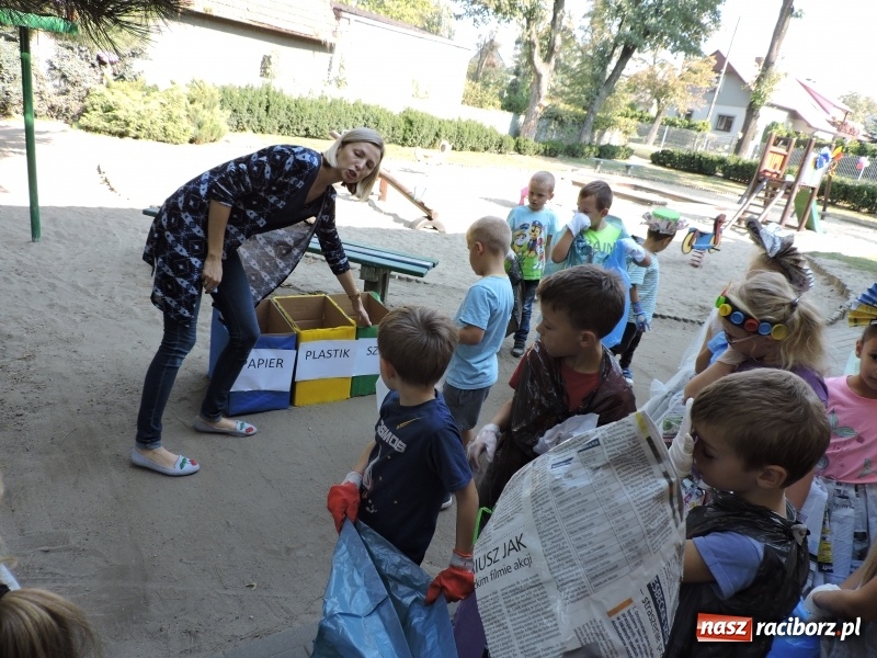 Zdjęcie w galerii na portalu naszraciborz.pl: Przedszkolaki w Eko-Strojach, czyli Sprzątanie Świata w Brzeziu wiadomości z regionu