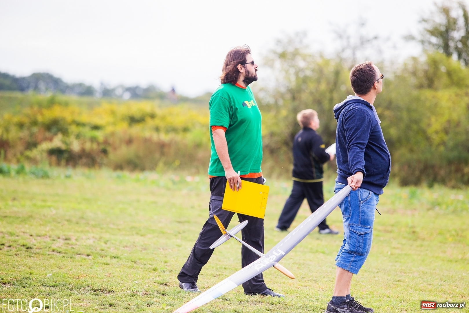 Zdjęcie w galerii na portalu naszraciborz.pl: Ogólnopolskie Zawody Modeli Szybowców Wyrzucanych z Ręki wiadomości z regionu
