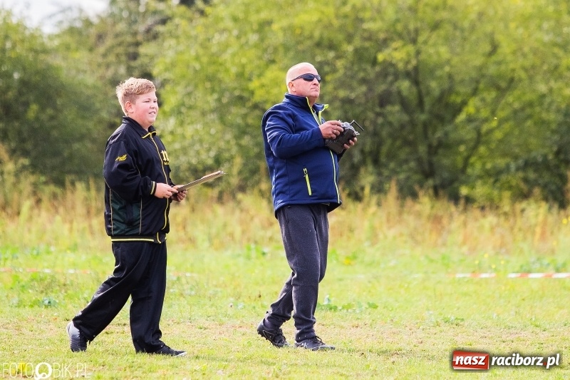 Zdjęcie w galerii na portalu naszraciborz.pl: Ogólnopolskie Zawody Modeli Szybowców Wyrzucanych z Ręki wiadomości z regionu