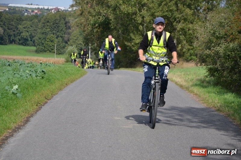 Zdjęcie w galerii na portalu naszraciborz.pl: Krzyżanowice. Rajd rowerowy na zakończenie sezonu wiadomości z regionu