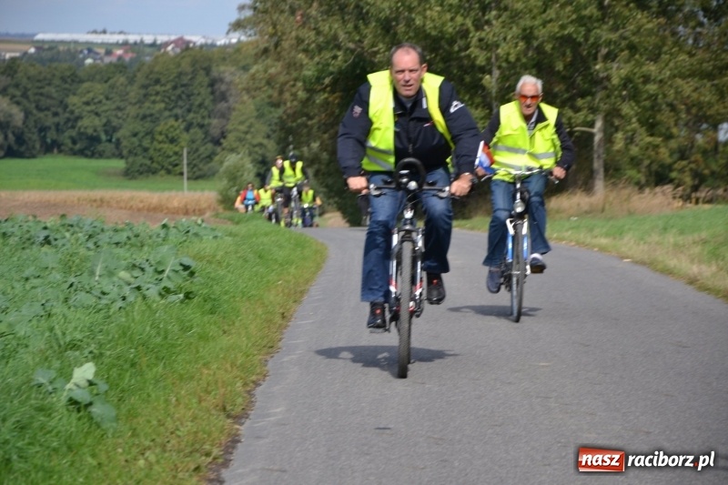 Zdjęcie w galerii na portalu naszraciborz.pl: Krzyżanowice. Rajd rowerowy na zakończenie sezonu wiadomości z regionu