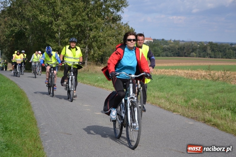 Zdjęcie w galerii na portalu naszraciborz.pl: Krzyżanowice. Rajd rowerowy na zakończenie sezonu wiadomości z regionu
