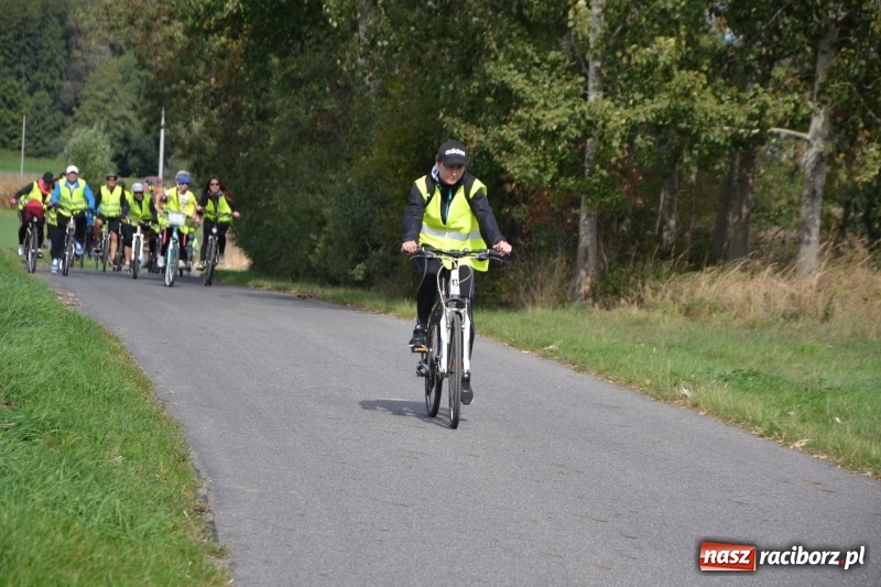 Zdjęcie w galerii na portalu naszraciborz.pl: Krzyżanowice. Rajd rowerowy na zakończenie sezonu wiadomości z regionu