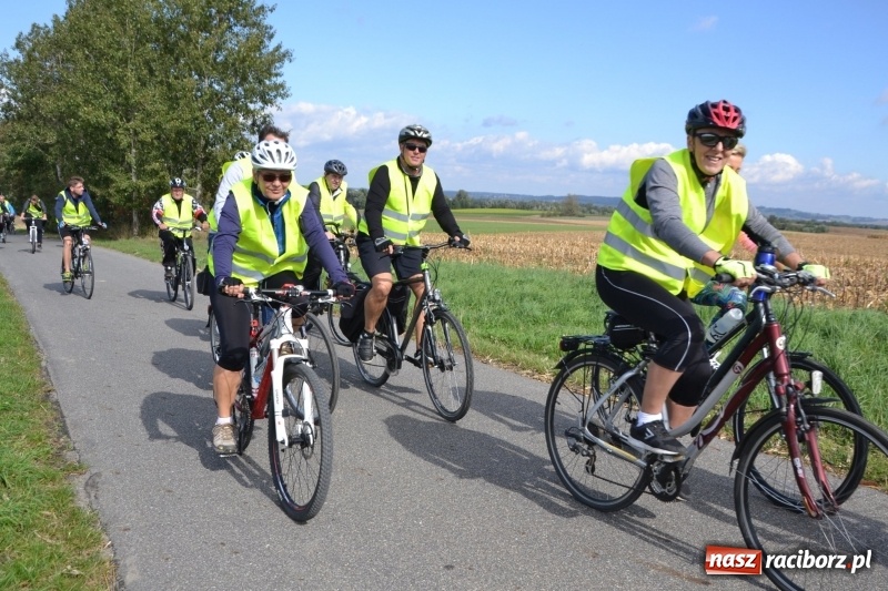 Zdjęcie w galerii na portalu naszraciborz.pl: Krzyżanowice. Rajd rowerowy na zakończenie sezonu wiadomości z regionu
