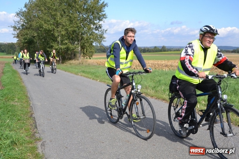 Zdjęcie w galerii na portalu naszraciborz.pl: Krzyżanowice. Rajd rowerowy na zakończenie sezonu wiadomości z regionu