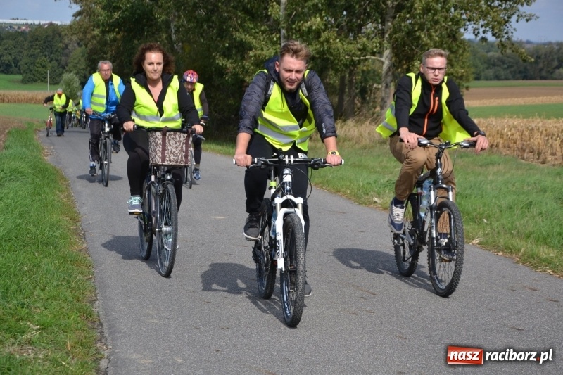 Zdjęcie w galerii na portalu naszraciborz.pl: Krzyżanowice. Rajd rowerowy na zakończenie sezonu wiadomości z regionu