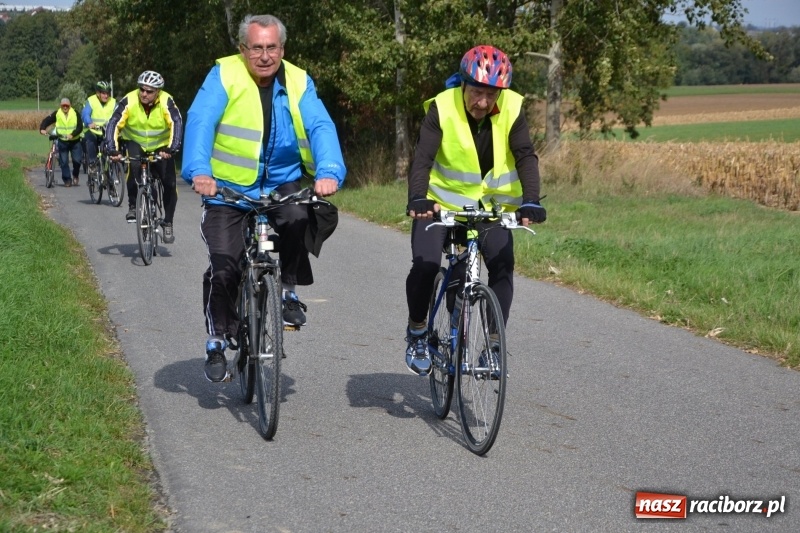Zdjęcie w galerii na portalu naszraciborz.pl: Krzyżanowice. Rajd rowerowy na zakończenie sezonu wiadomości z regionu