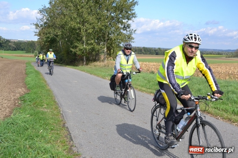 Zdjęcie w galerii na portalu naszraciborz.pl: Krzyżanowice. Rajd rowerowy na zakończenie sezonu wiadomości z regionu