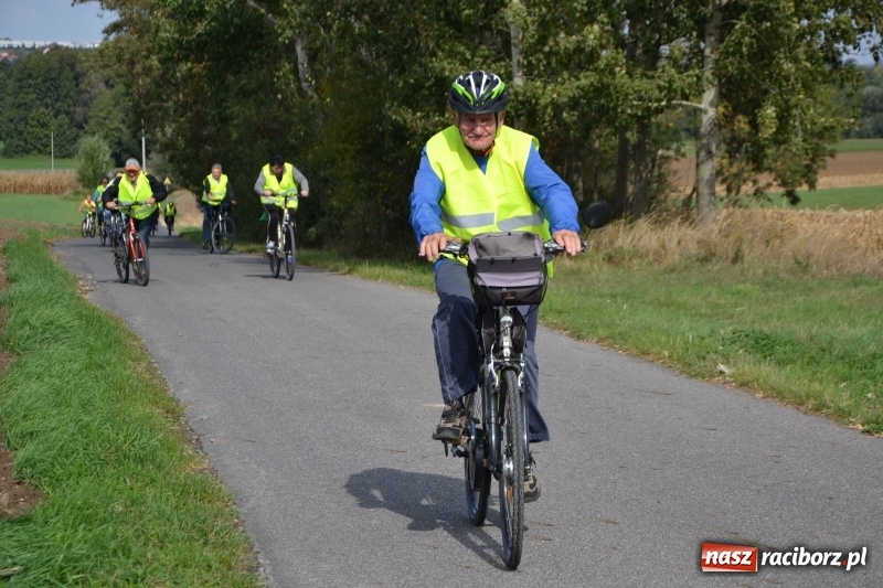 Zdjęcie w galerii na portalu naszraciborz.pl: Krzyżanowice. Rajd rowerowy na zakończenie sezonu wiadomości z regionu