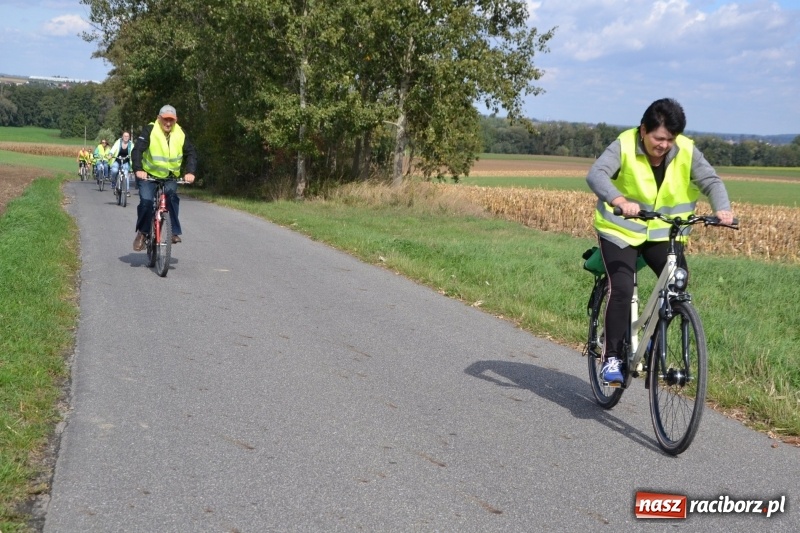 Zdjęcie w galerii na portalu naszraciborz.pl: Krzyżanowice. Rajd rowerowy na zakończenie sezonu wiadomości z regionu