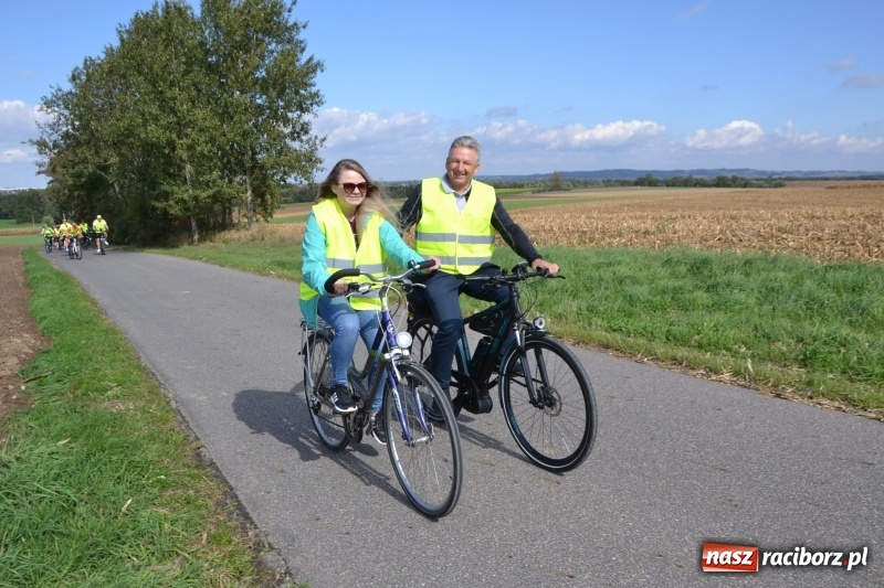 Zdjęcie w galerii na portalu naszraciborz.pl: Krzyżanowice. Rajd rowerowy na zakończenie sezonu wiadomości z regionu