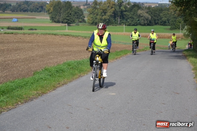Zdjęcie w galerii na portalu naszraciborz.pl: Krzyżanowice. Rajd rowerowy na zakończenie sezonu wiadomości z regionu