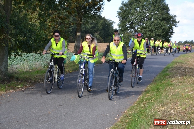 Zdjęcie w galerii na portalu naszraciborz.pl: Krzyżanowice. Rajd rowerowy na zakończenie sezonu wiadomości z regionu