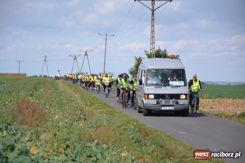 Zdjęcie w galerii na portalu naszraciborz.pl: Krzyżanowice. Rajd rowerowy na zakończenie sezonu wiadomości z regionu