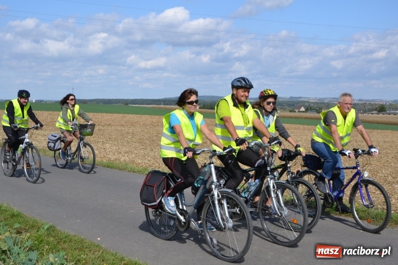 Zdjęcie w galerii na portalu naszraciborz.pl: Krzyżanowice. Rajd rowerowy na zakończenie sezonu wiadomości z regionu
