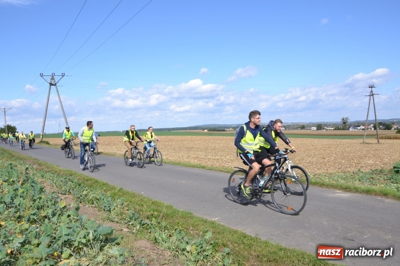 Zdjęcie w galerii na portalu naszraciborz.pl: Krzyżanowice. Rajd rowerowy na zakończenie sezonu wiadomości z regionu