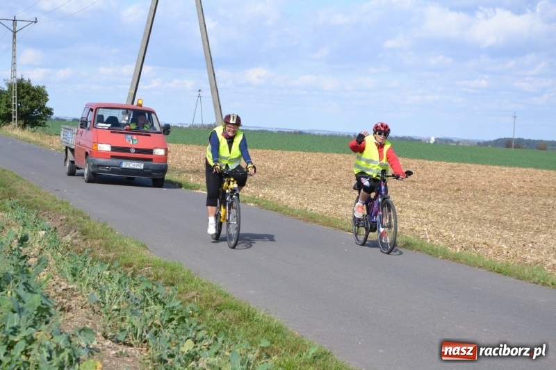 Zdjęcie w galerii na portalu naszraciborz.pl: Krzyżanowice. Rajd rowerowy na zakończenie sezonu wiadomości z regionu
